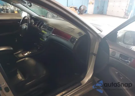 2002 Lexus Es 300 300 z USA, uszkodzony, nr VIN JTHBF30G425035697